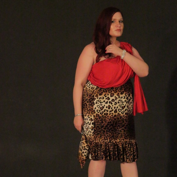 Leopard ruffled skirt w/ wristlet - Picture 2 of 4